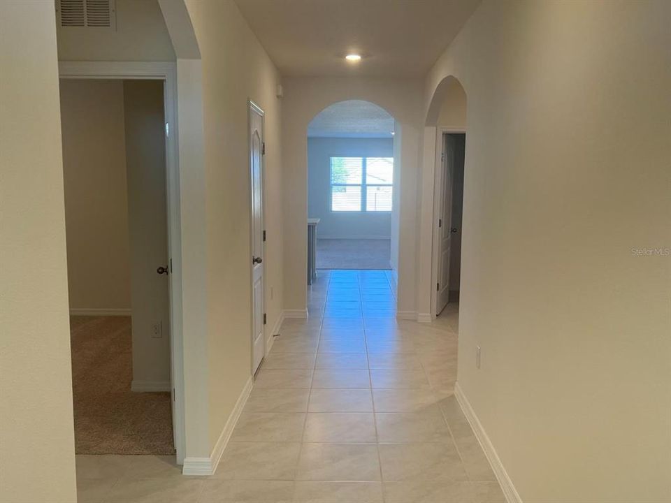 For Rent: $2,000 (4 beds, 2 baths, 1828 Square Feet)