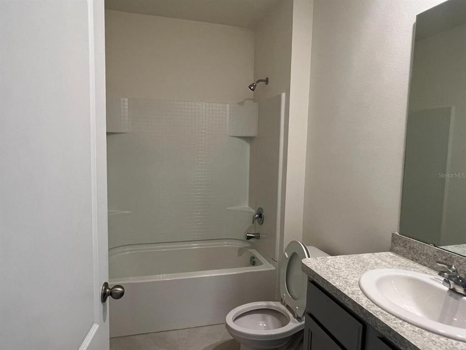 For Rent: $2,000 (4 beds, 2 baths, 1828 Square Feet)