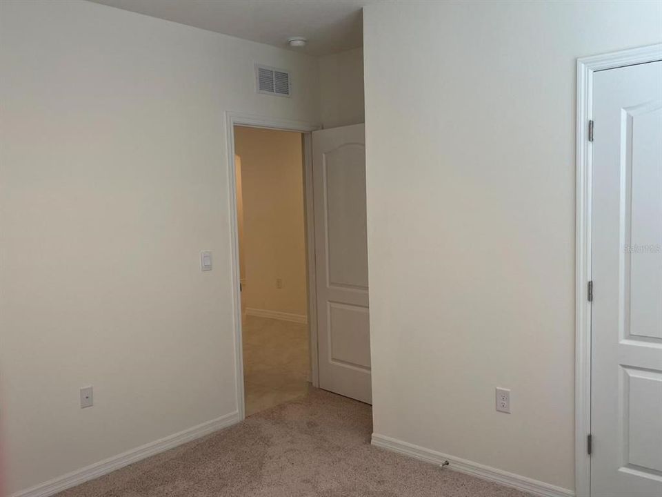 For Rent: $2,000 (4 beds, 2 baths, 1828 Square Feet)