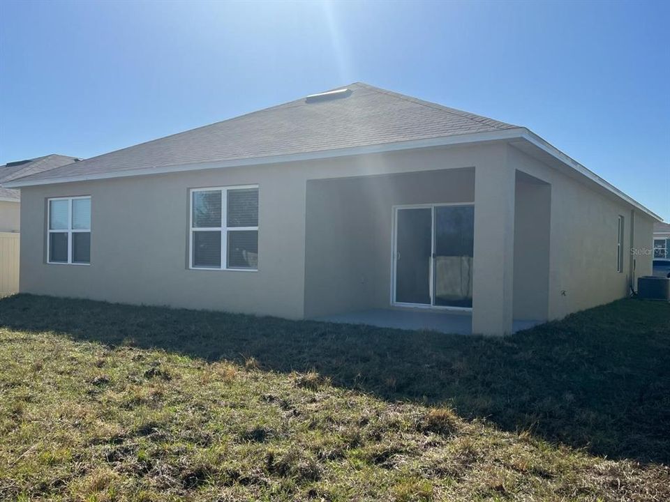 For Rent: $2,000 (4 beds, 2 baths, 1828 Square Feet)