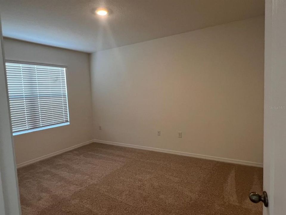 For Rent: $2,000 (4 beds, 2 baths, 1828 Square Feet)