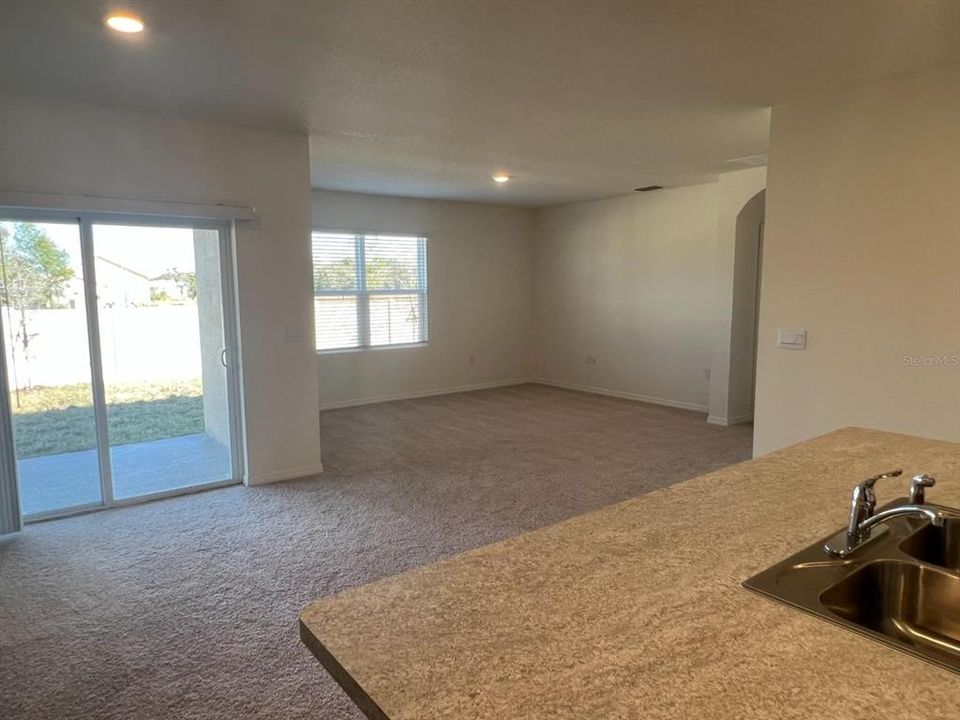 For Rent: $2,000 (4 beds, 2 baths, 1828 Square Feet)