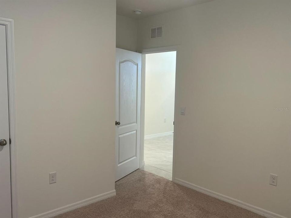 For Rent: $2,000 (4 beds, 2 baths, 1828 Square Feet)