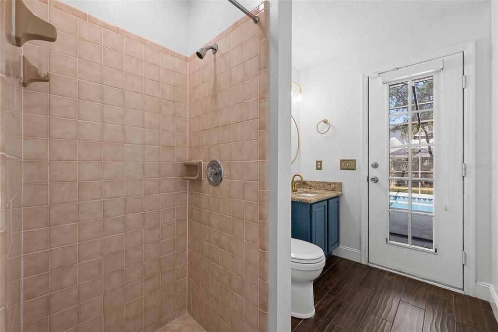 En Venta: $479,900 (4 camas, 3 baños, 2331 Pies cuadrados)