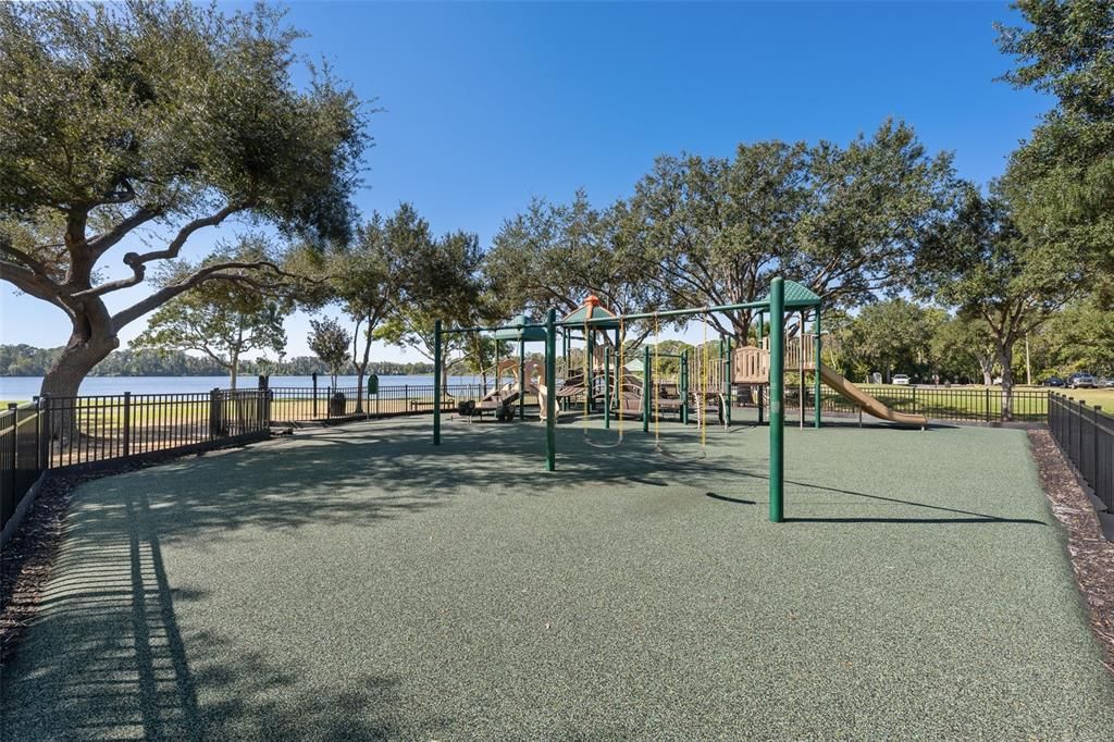 En Venta: $479,900 (4 camas, 3 baños, 2331 Pies cuadrados)