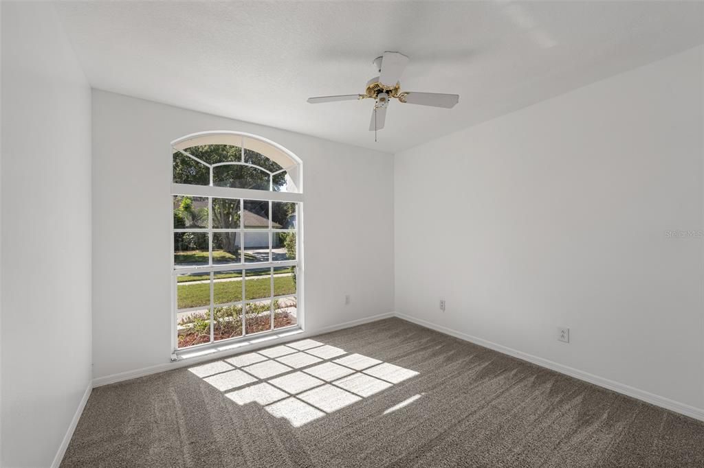 En Venta: $479,900 (4 camas, 3 baños, 2331 Pies cuadrados)