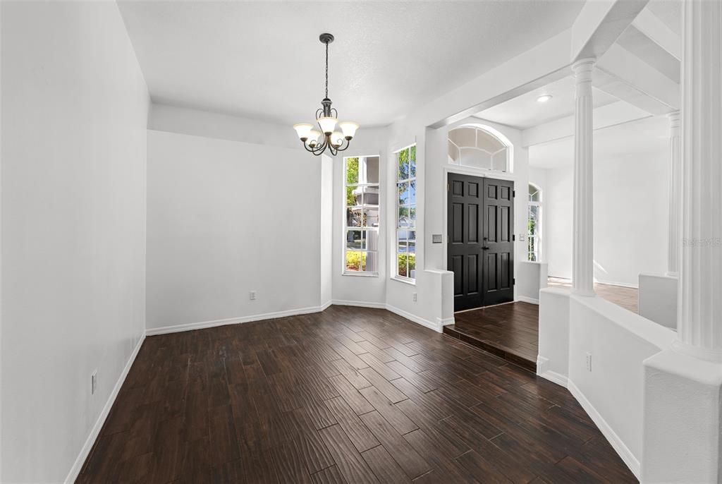 En Venta: $479,900 (4 camas, 3 baños, 2331 Pies cuadrados)