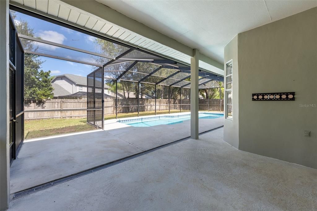 En Venta: $479,900 (4 camas, 3 baños, 2331 Pies cuadrados)