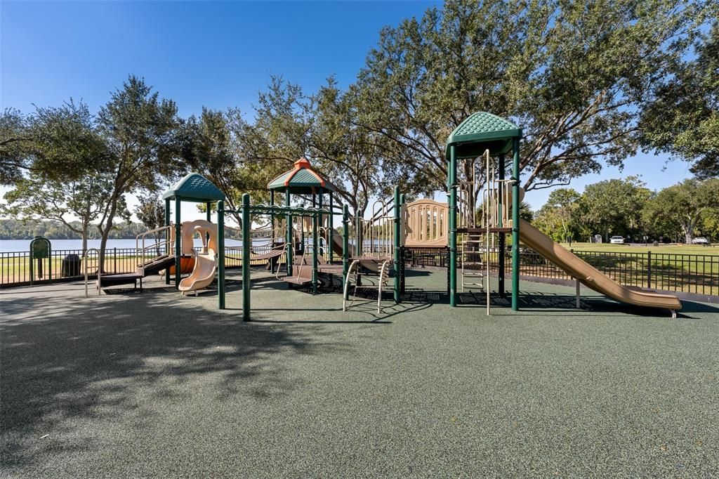 En Venta: $479,900 (4 camas, 3 baños, 2331 Pies cuadrados)