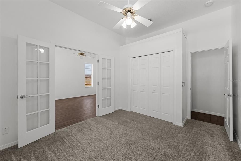 En Venta: $479,900 (4 camas, 3 baños, 2331 Pies cuadrados)