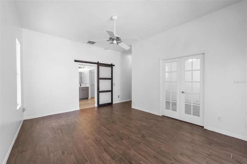 En Venta: $479,900 (4 camas, 3 baños, 2331 Pies cuadrados)