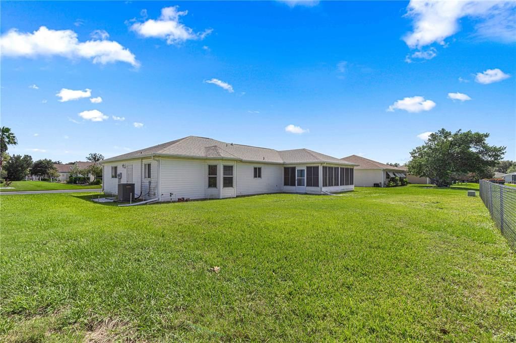 For Sale: $250,000 (2 beds, 2 baths, 1425 Square Feet)