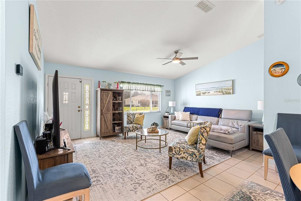 For Sale: $250,000 (2 beds, 2 baths, 1425 Square Feet)