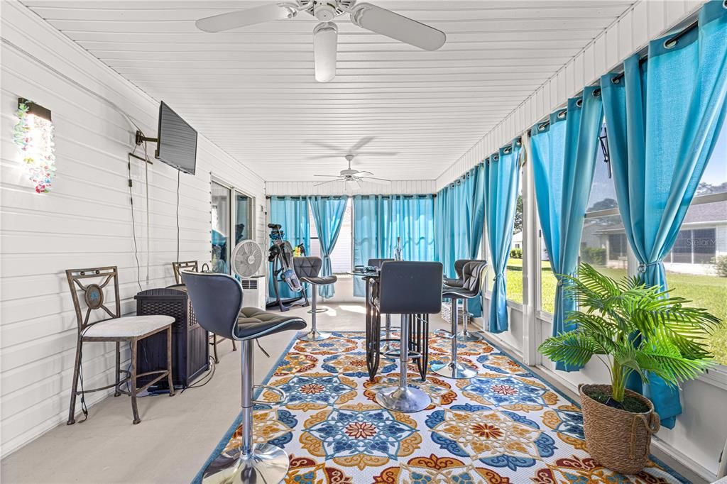 For Sale: $250,000 (2 beds, 2 baths, 1425 Square Feet)