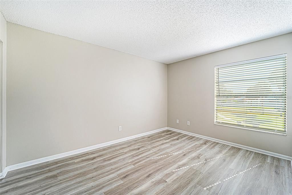 En Renta: $2,300 (4 camas, 2 baños, 1637 Pies cuadrados)