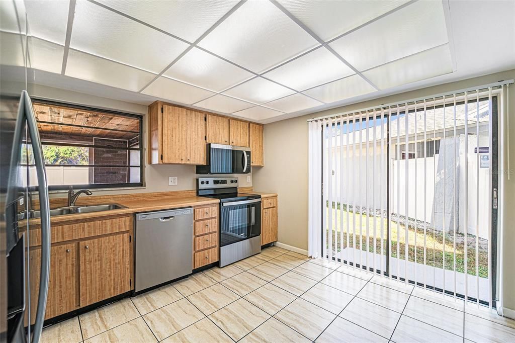 En Renta: $2,300 (4 camas, 2 baños, 1637 Pies cuadrados)