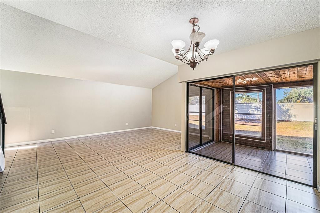 En Renta: $2,300 (4 camas, 2 baños, 1637 Pies cuadrados)