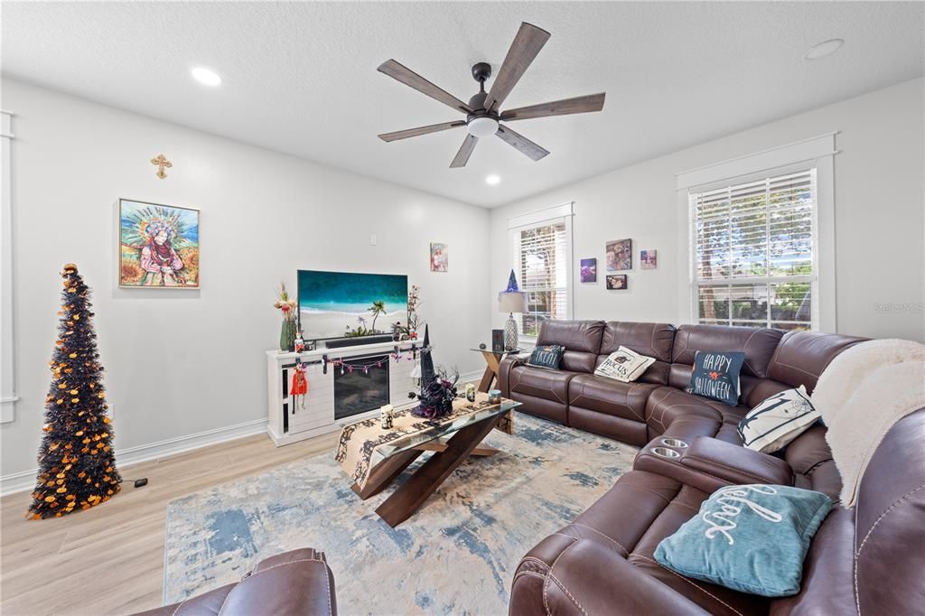 For Sale: $440,000 (4 beds, 2 baths, 2153 Square Feet)