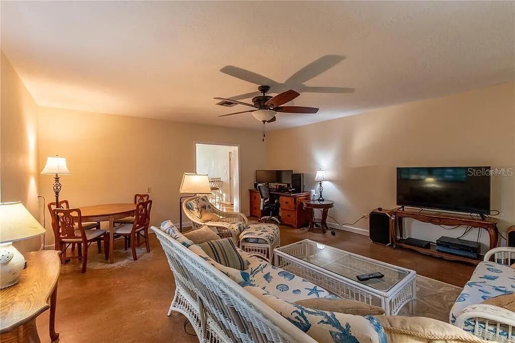 For Sale: $247,000 (3 beds, 2 baths, 1722 Square Feet)