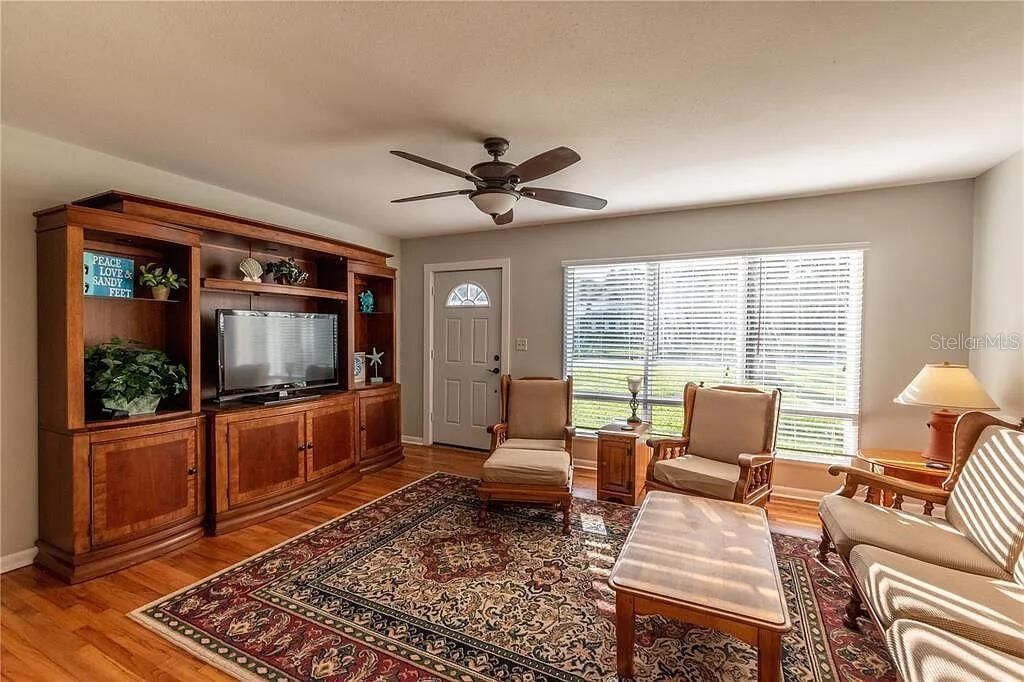 For Sale: $247,000 (3 beds, 2 baths, 1722 Square Feet)