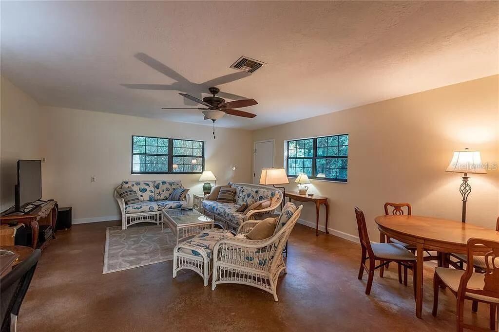 For Sale: $247,000 (3 beds, 2 baths, 1722 Square Feet)