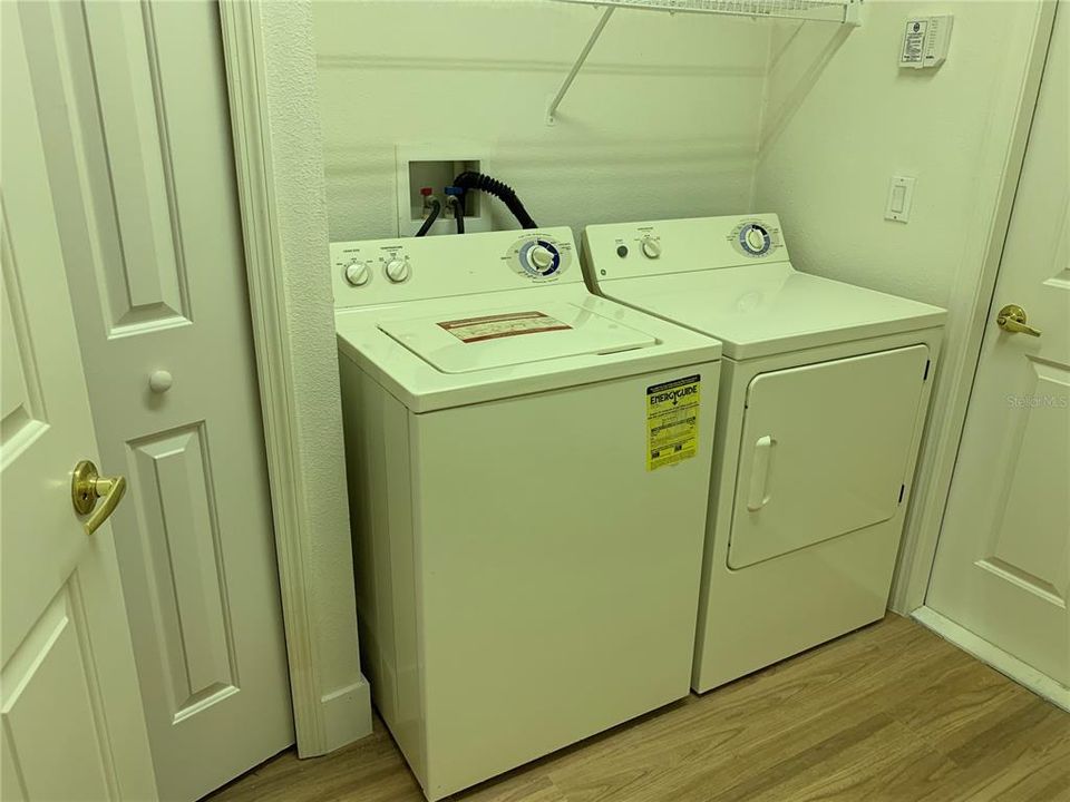 For Sale: $439,000 (3 beds, 2 baths, 1895 Square Feet)