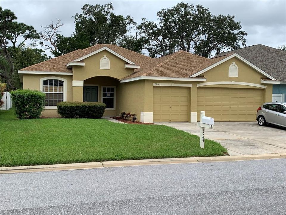 For Sale: $439,000 (3 beds, 2 baths, 1895 Square Feet)