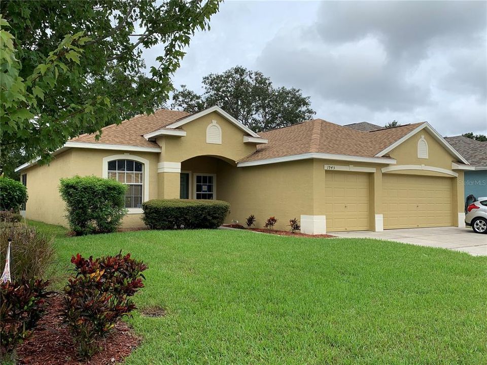 For Sale: $439,000 (3 beds, 2 baths, 1895 Square Feet)