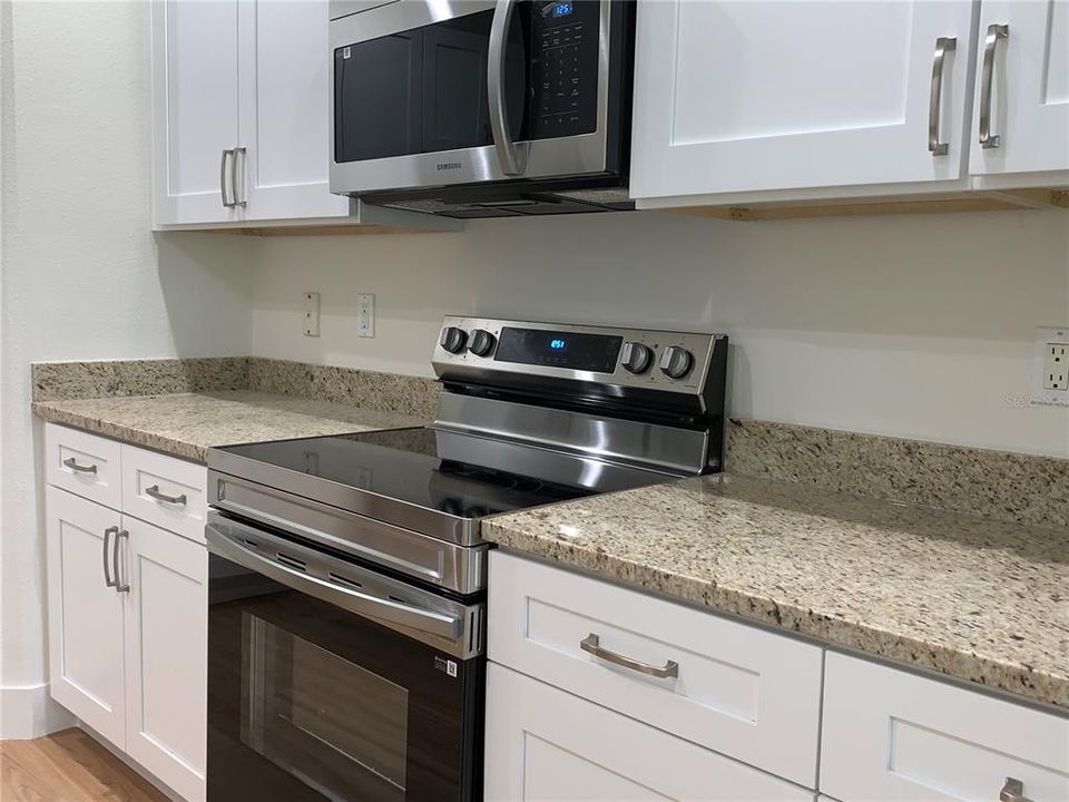 For Sale: $439,000 (3 beds, 2 baths, 1895 Square Feet)