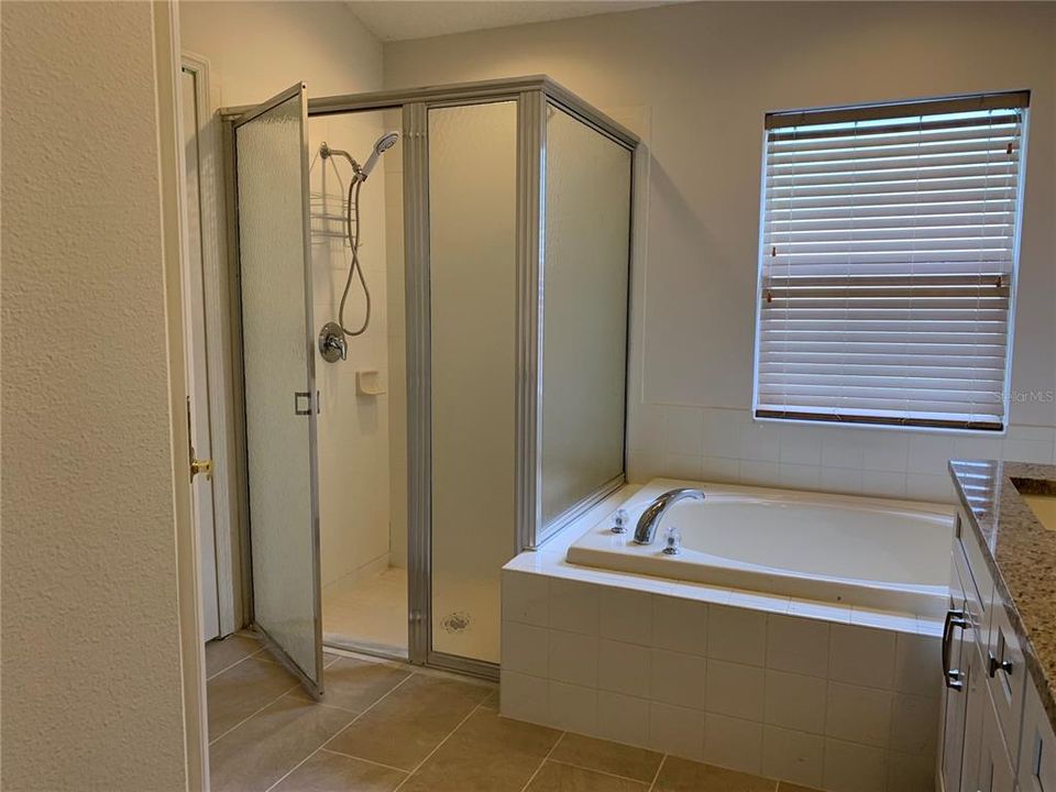 For Sale: $439,000 (3 beds, 2 baths, 1895 Square Feet)