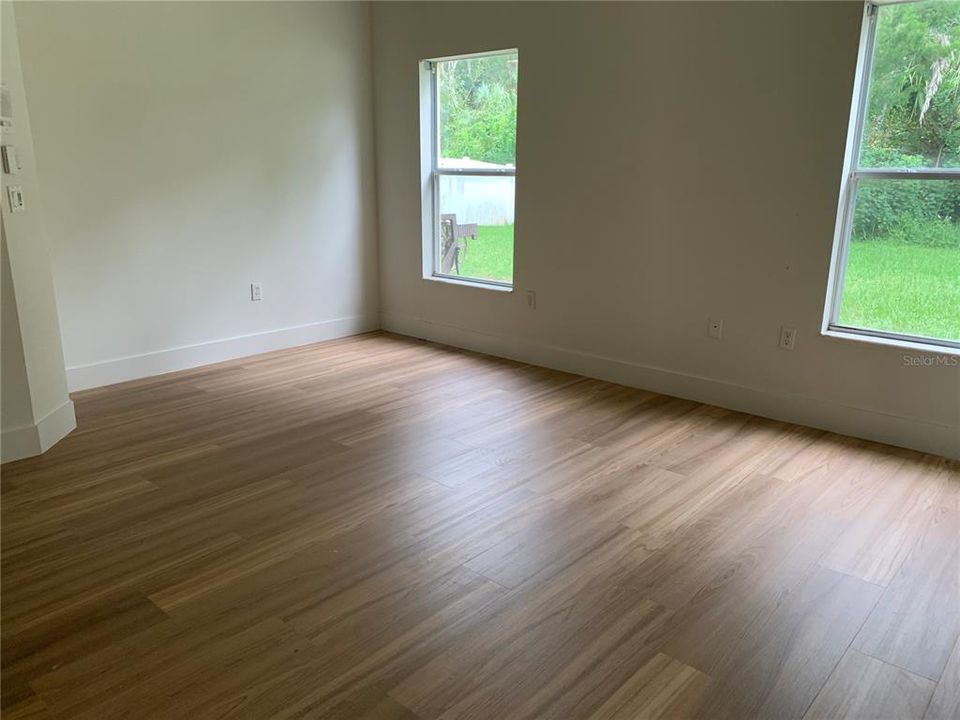 For Sale: $439,000 (3 beds, 2 baths, 1895 Square Feet)