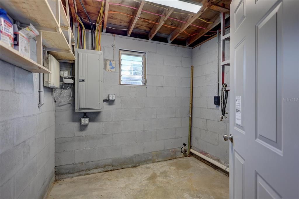 For Sale: $174,900 (3 beds, 1 baths, 1019 Square Feet)