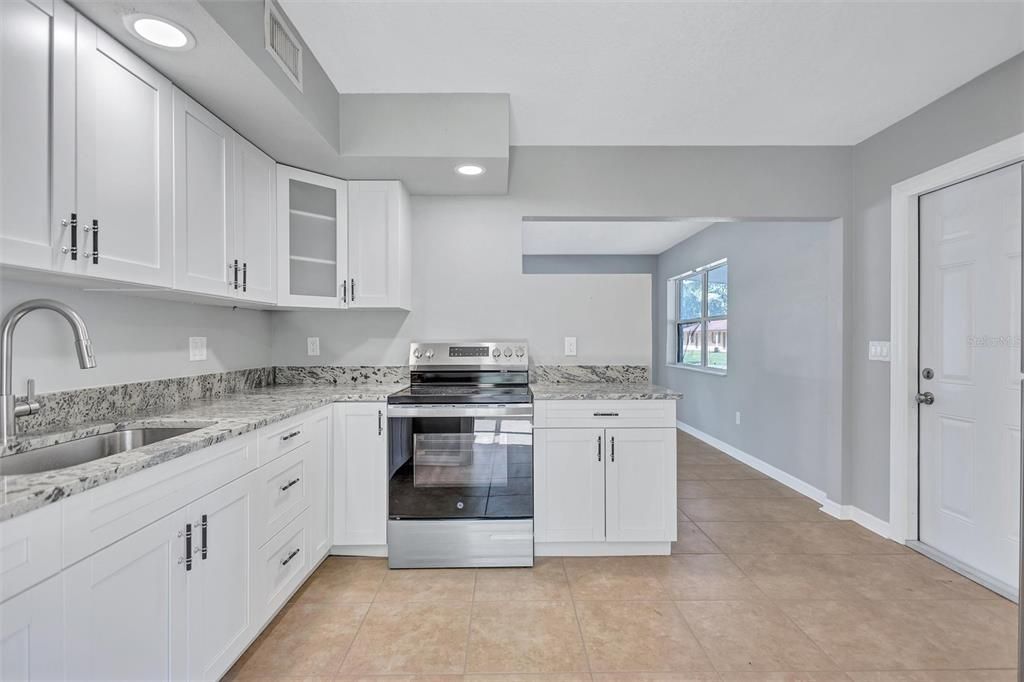 For Sale: $174,900 (3 beds, 1 baths, 1019 Square Feet)