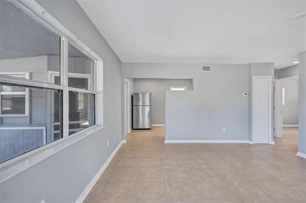 For Sale: $174,900 (3 beds, 1 baths, 1019 Square Feet)