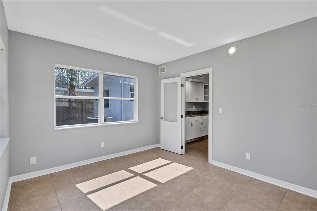 For Sale: $174,900 (3 beds, 1 baths, 1019 Square Feet)