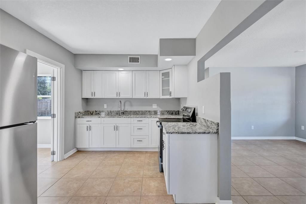 For Sale: $174,900 (3 beds, 1 baths, 1019 Square Feet)