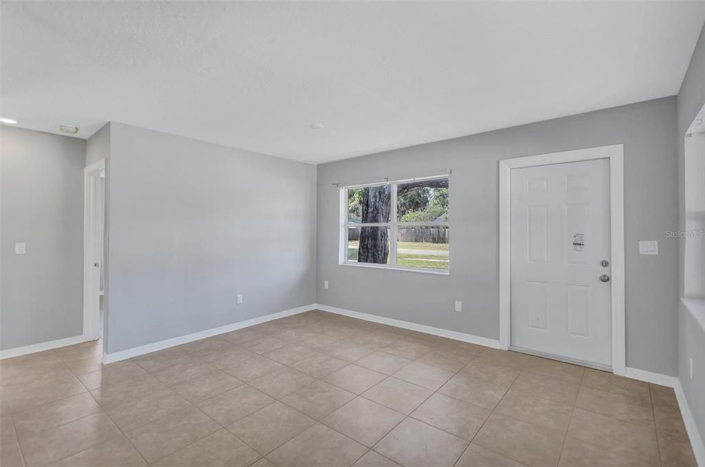 For Sale: $174,900 (3 beds, 1 baths, 1019 Square Feet)