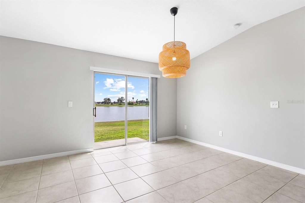 出租: $2,695 (4 贝兹, 3 浴室, 2576 平方英尺)