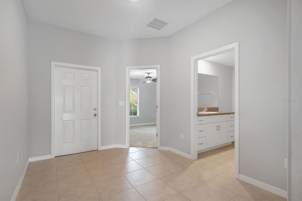 出租: $2,695 (4 贝兹, 3 浴室, 2576 平方英尺)