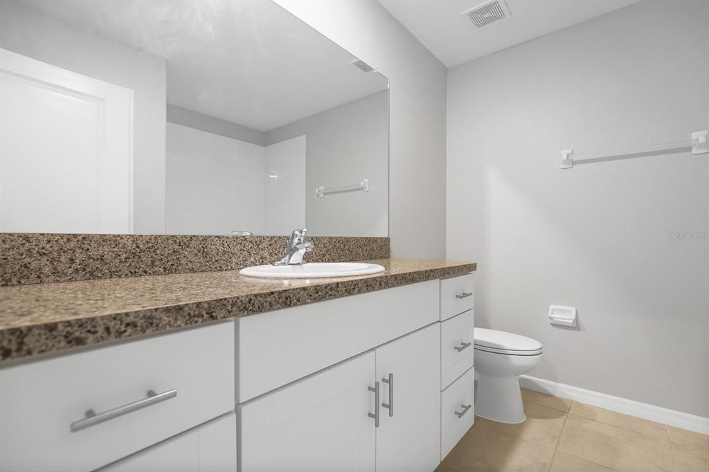 出租: $2,695 (4 贝兹, 3 浴室, 2576 平方英尺)