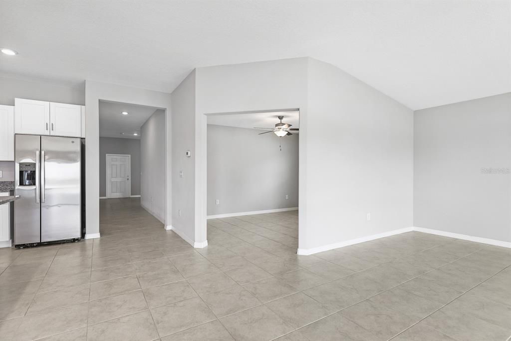 出租: $2,695 (4 贝兹, 3 浴室, 2576 平方英尺)