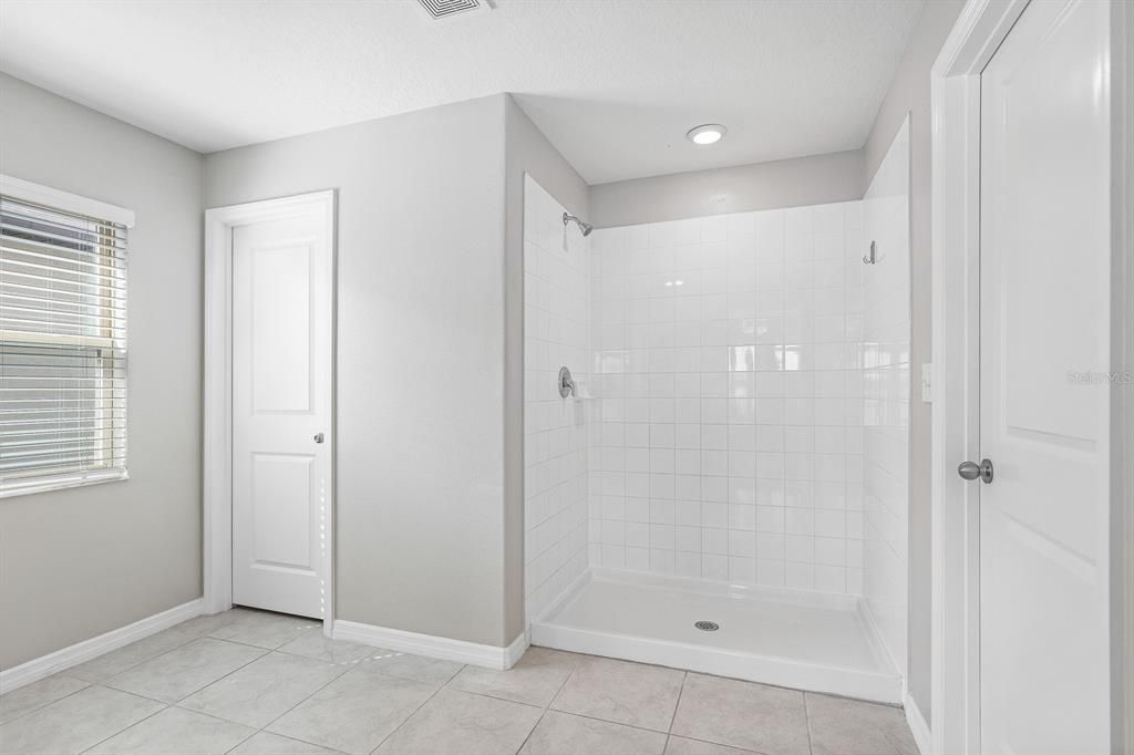 出租: $2,695 (4 贝兹, 3 浴室, 2576 平方英尺)