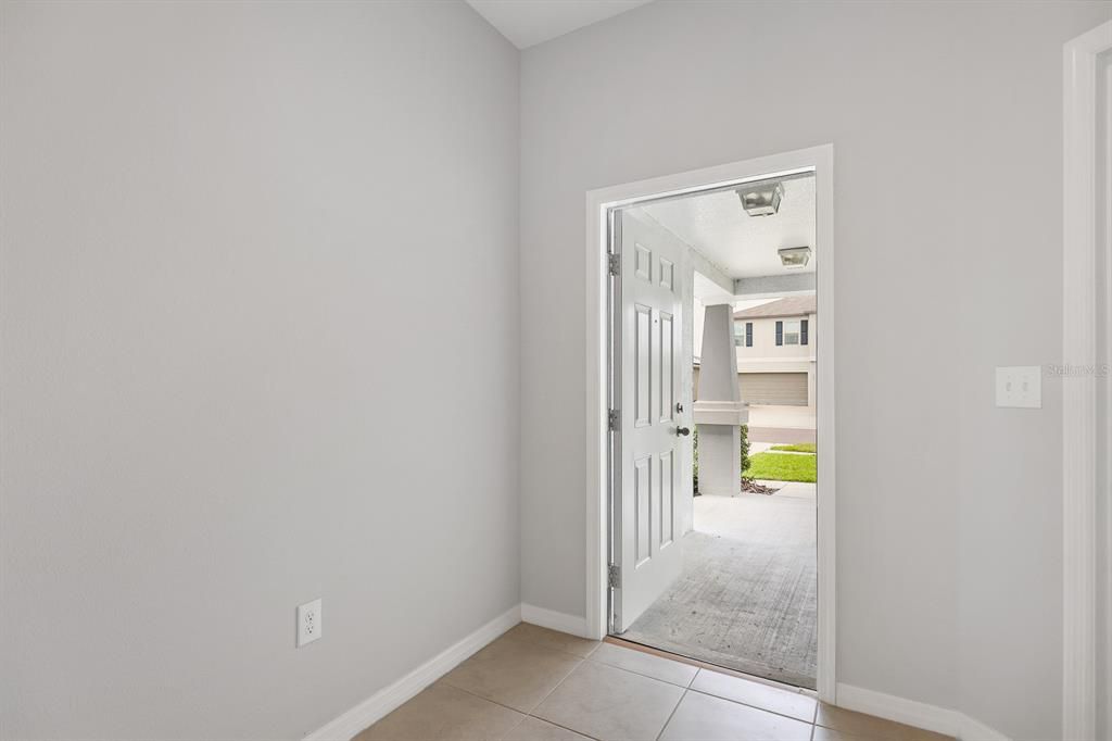 出租: $2,695 (4 贝兹, 3 浴室, 2576 平方英尺)