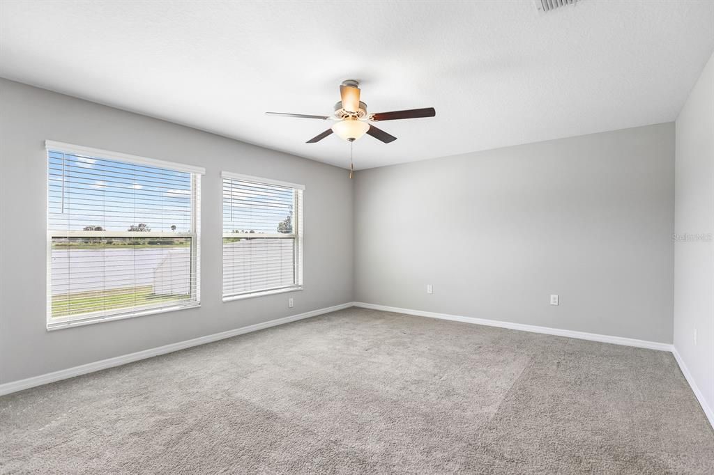 出租: $2,695 (4 贝兹, 3 浴室, 2576 平方英尺)