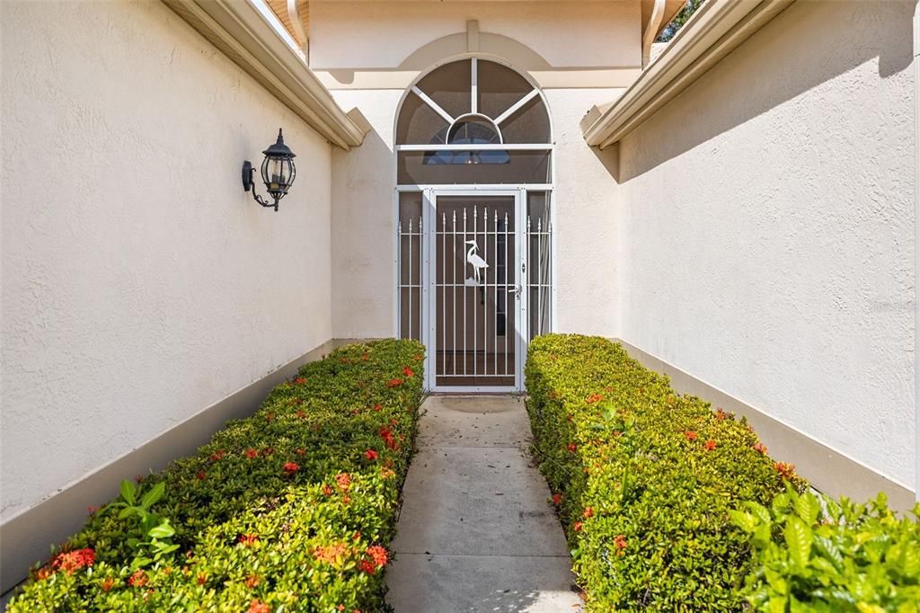 合同活跃: $463,000 (3 贝兹, 2 浴室, 2036 平方英尺)