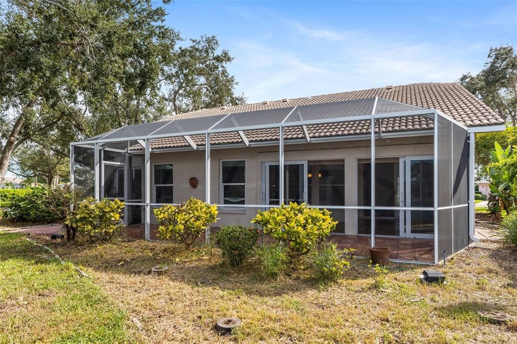 合同活跃: $463,000 (3 贝兹, 2 浴室, 2036 平方英尺)