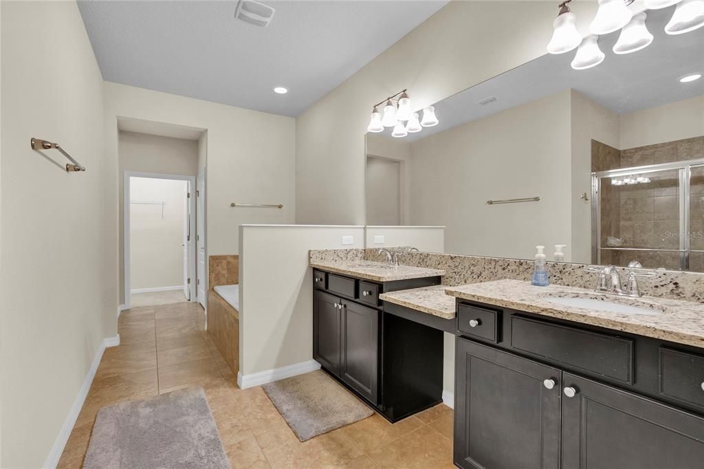 Active With Contract: $2,350 (3 beds, 2 baths, 2010 Square Feet)