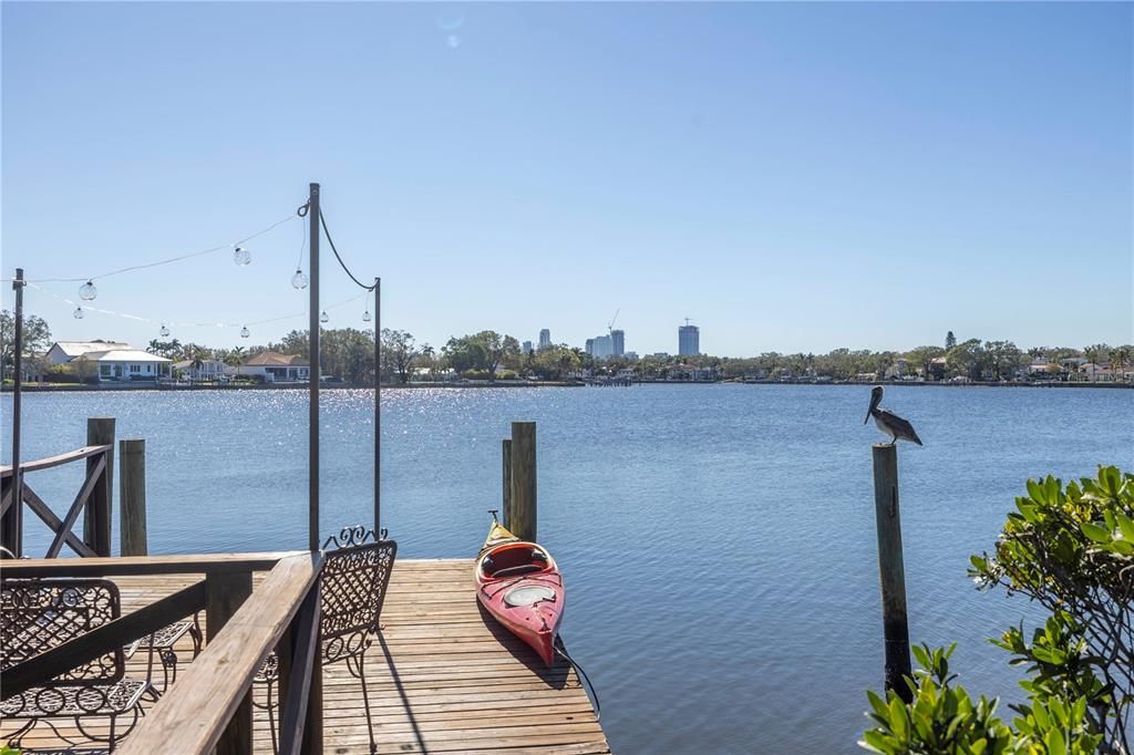 合同活跃: $1,950,000 (0.28 acres)