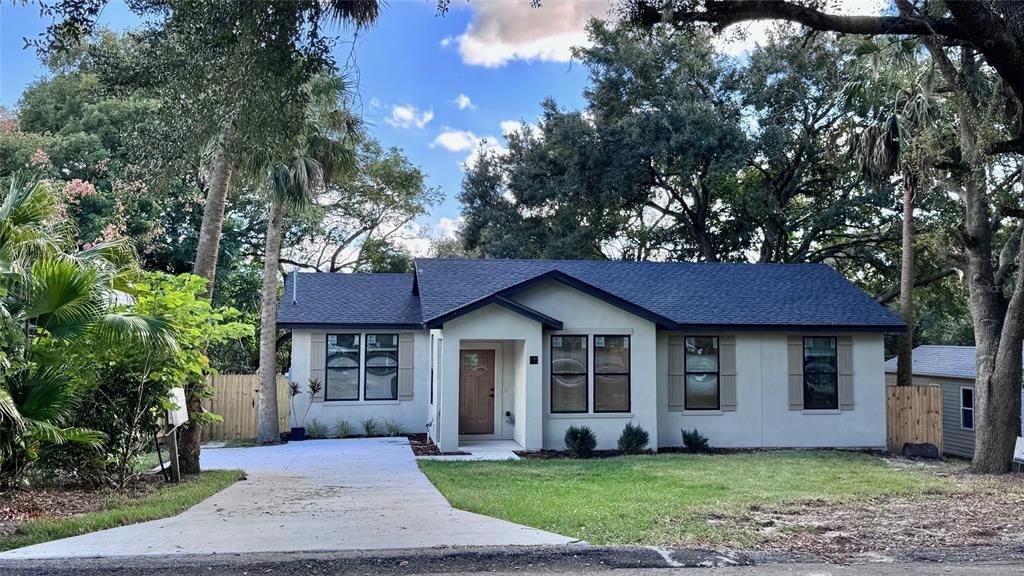 For Sale: $312,000 (3 beds, 2 baths, 1230 Square Feet)