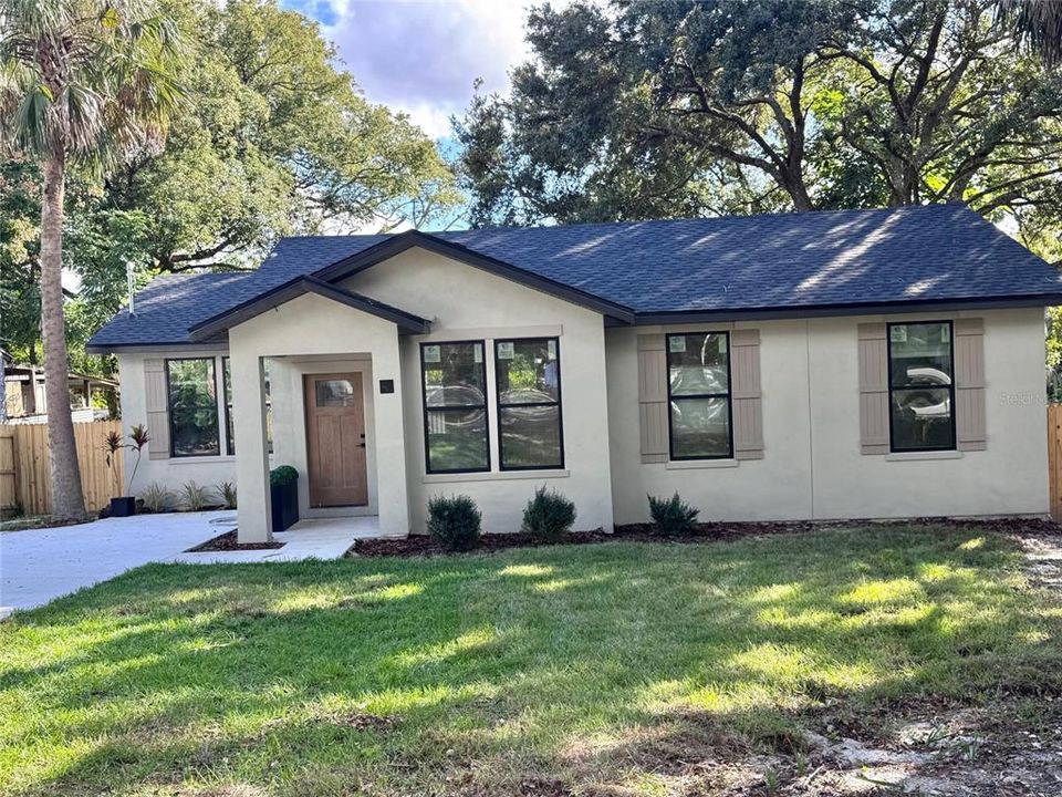 For Sale: $312,000 (3 beds, 2 baths, 1230 Square Feet)